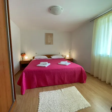 Apartment Benky *