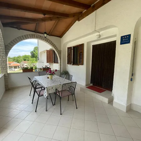 Benky Apartamento Pićan